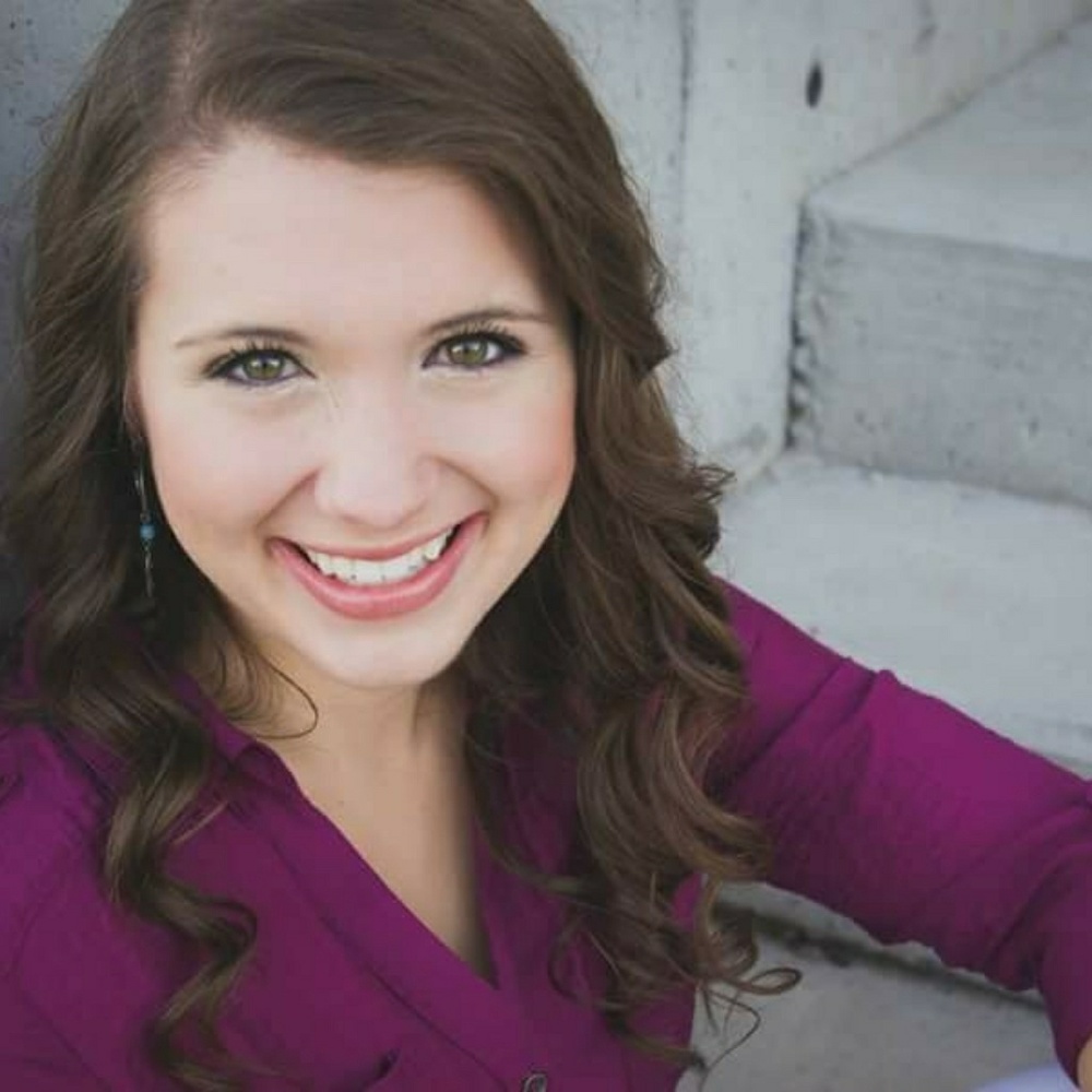 Meet your Posher, Haylie erin